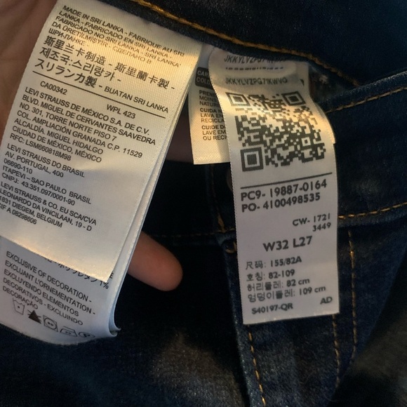 Like new Levi’s boyfriend size 32/27 women’s blue jeans. - Picture 13 of 14